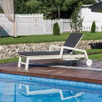 Шезлонг Paolo на колесиках из акации