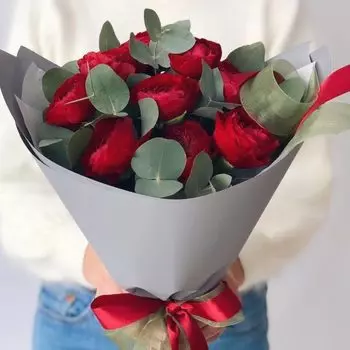 11 Красных Ранункулюсов