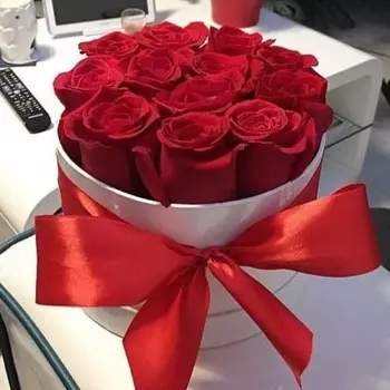 11 Красных Роз (50 см.) в коробке