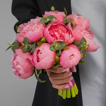 11 Розовых Пионов в букете невесты