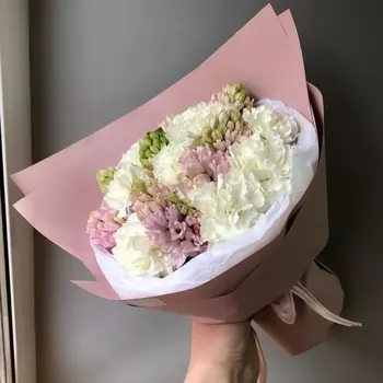 12 Белых Гвоздик и Гиацинты