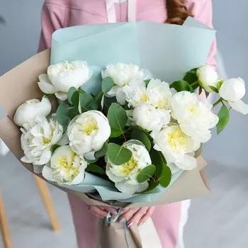 13 Белых Пионов