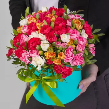 15 Кустовых Гвоздик Микс в коробке