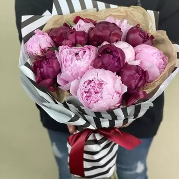 15 Нежных Пионов в крафте