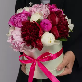 15 Пионов Микс в коробке