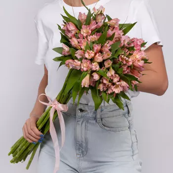 15 Розовых Альстромерий