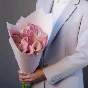 15 Розовых Калл