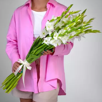 19 Белых Гладиолусов