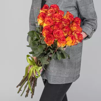 19 Оранжевых Роз (70 см.)