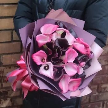 25 Розовых и Бордовых Калл