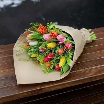 25 Тюльпанов Микс в крафте