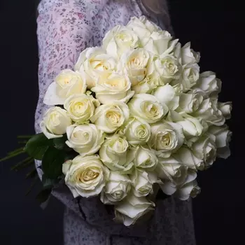 35 Белых Роз (50 см.)