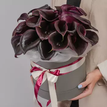 35 Черных Калл в коробке