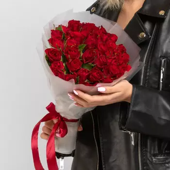 35 Красных Роз (30-40 см.)