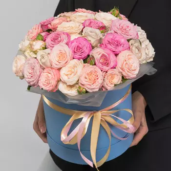 35 Кустовых Пионовидных Роз Микс (40 см.) в коробке