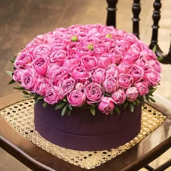 35 Кустовых Пионовидных Розовых Роз (40 см.) в коробке