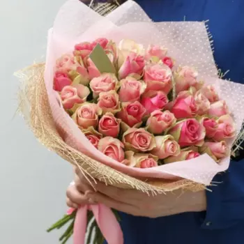 35 Розово-Белых Роз (30-40 см.)