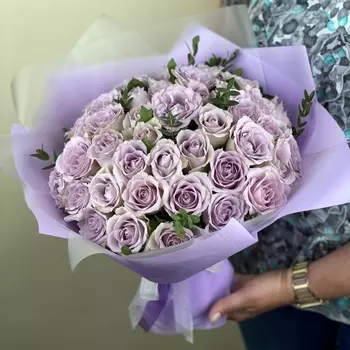 37 Сиреневых Роз