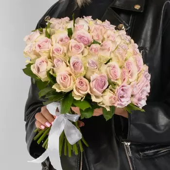 45 Сиреневых Роз (30-40 см.)