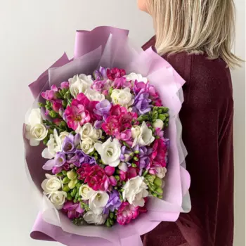 51 Разноцветная Фрезия