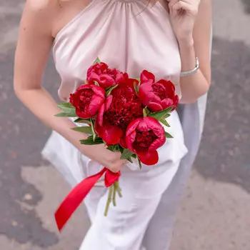 5 Красных Пионов