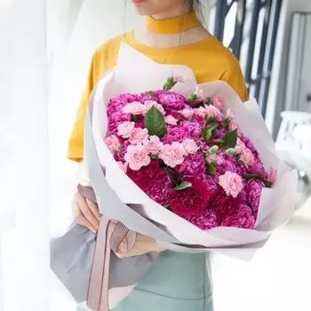 65 Розовых Гвоздик