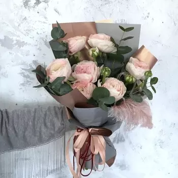 7 Розовых Ранункулюсов