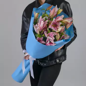 7 Розовых Восточных Лилий