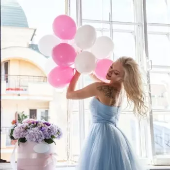 9 Бело-Розовых Воздушных Шаров