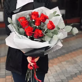 9 Красных Роз (80 см.)