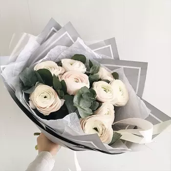 9 Нежных Ранункулюсов