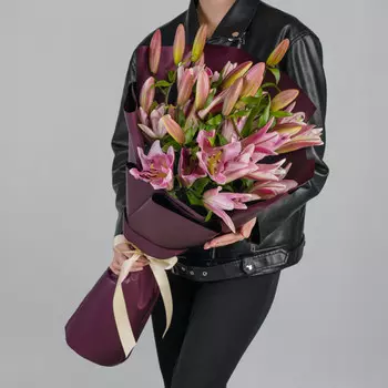 9 Розовых Восточных Лилий