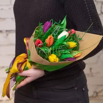 9 Тюльпанов Микс в крафте