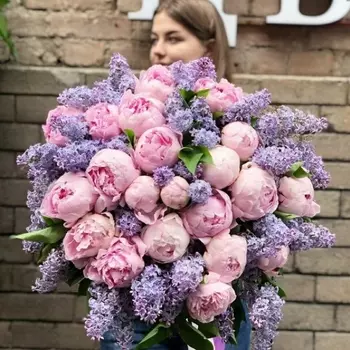 Букет "Пионы и Сирень"