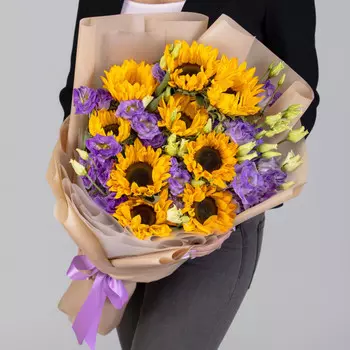 Букет "Подсолнухи и Фиолетовые Эустомы"
