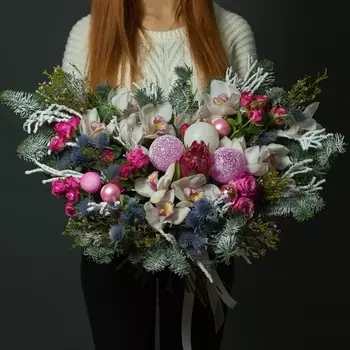 Новогодний Букет "Запорошенный Снегом"