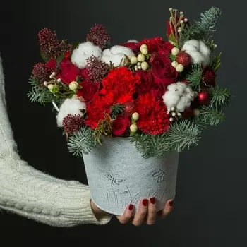 Новогодняя композиция "Алый Бархат"