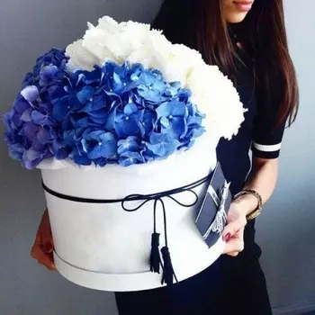 Шляпная коробка "7 Гортензий"