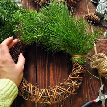 Услуга сборки новогоднего венка maxi (52-101)