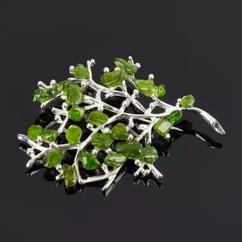 Брошь хромдиопсид (биж. сплав посеребр.)