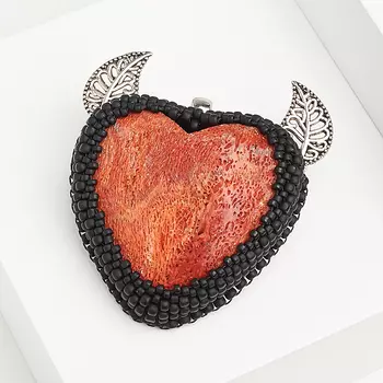 Брошь коралл красный (биж. сплав, кожа натуральная) (кулон)