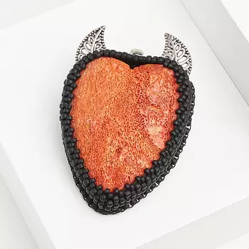 Брошь коралл красный (кожа натуральная, биж. сплав) (кулон)