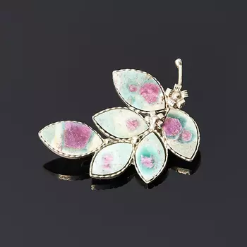 Брошь корунд в цоизите (биж. сплав посеребр.)