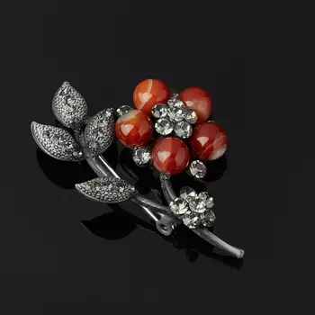 Брошь сердолик (биж. сплав)