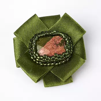 Брошь унакит (биж. сплав, текстиль) огранка