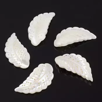 Бусина перламутр белый листик 14*31 мм (1 шт)