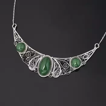 Бусы нефрит зеленый (нейзильбер) (колье) 45 см