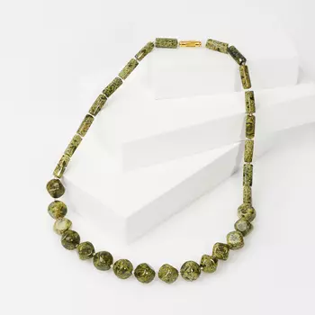 Бусы змеевик 50 см (биж. сплав)