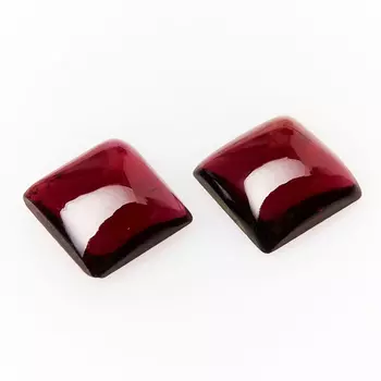 Кабошон гранат альмандин (1 шт) 10*10 мм