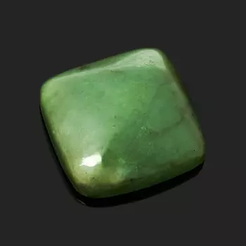 Кабошон нефрит зеленый 13*13 мм